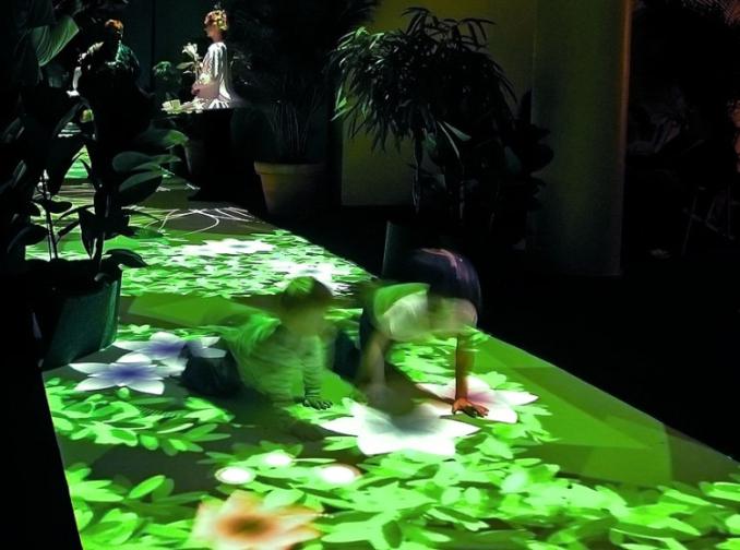 多媒體互動(dòng)地幕、全息投影